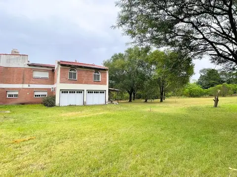 Casa 10 ambientes con 3 baños