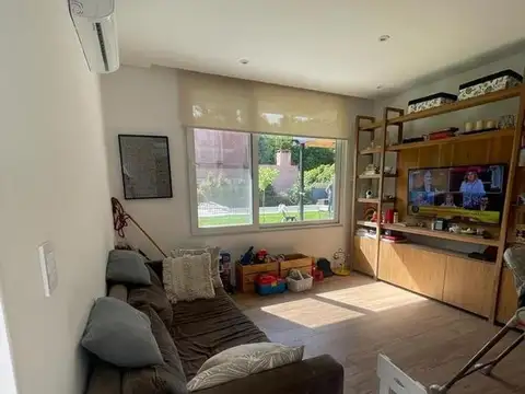 Casa en Alquiler Temporal con 2 cocheras