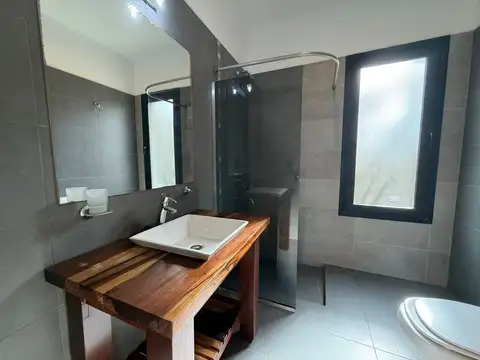 Casa 4 ambientes con 1 baño