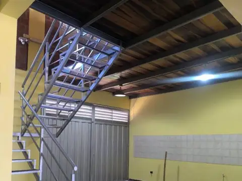 Espectacular local de 300m2 sobre Av. Cabo de Hornos