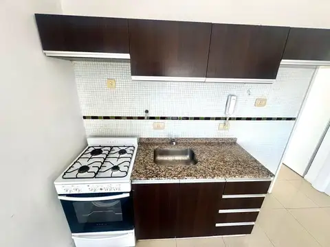 2 Ambientes Con Cochera En Zona Céntrica