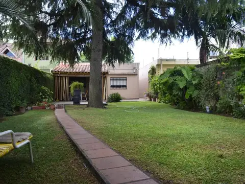 Hermosa casa en Centro de Ituzaingó Sur lote de 8.66x43.30
