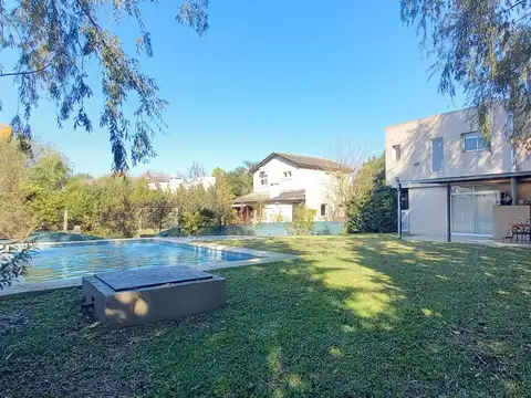 Casa 3 dormitorios, piscina, parque - Bo. El Recodo