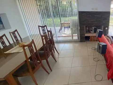 Casa en Venta con 3 cocheras