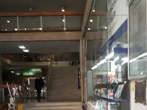 Cochera cubierta Rivadavia y Florida