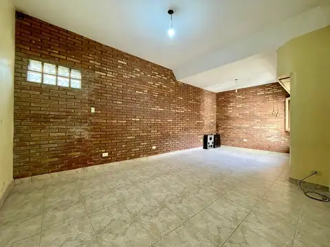 Depto Tipo Casa en Venta 50 años