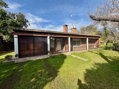 CASA VENTA CASILDA CON 2 HECTAREAS- 3 DORMITORIOS