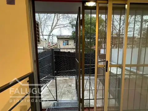 Departamento dos ambientes con patio