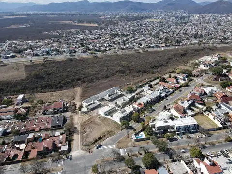 Miguel De 0, Grand Bourg