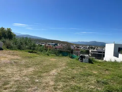 Terreno en Venta en Barrio Grand Bourg, USD 220.000