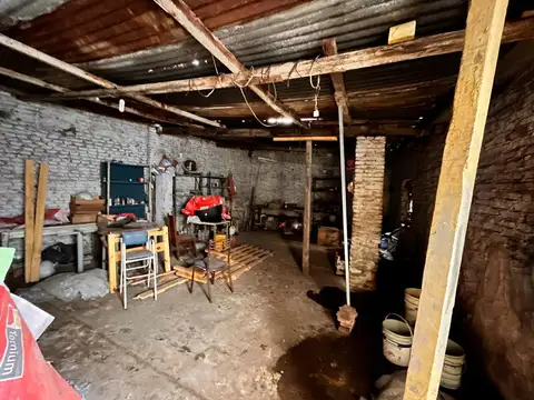 Dublin 2800, terreno interno con galpon.