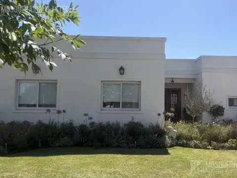 Casa en  venta y alquiler en San Eduardo, Pilar Del Este