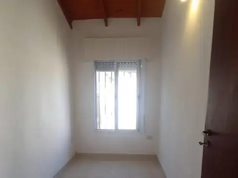 Casa en Alquiler con 1 cochera