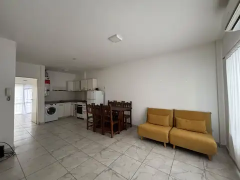 PH 2 AMBIENTES CON BALCÓN Y SIN EXPENSAS – DEVOTO