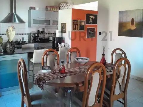 Casa 3 ambientes con 1 baño