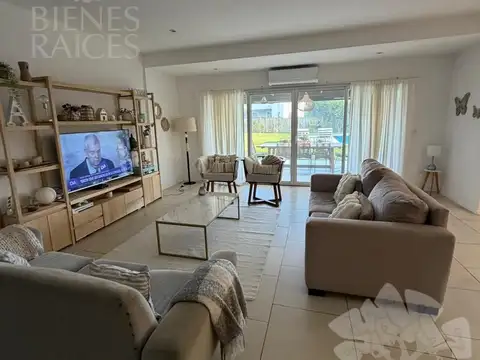 Hermosa casa en Venta en Barrio San Rafael, Villanueva