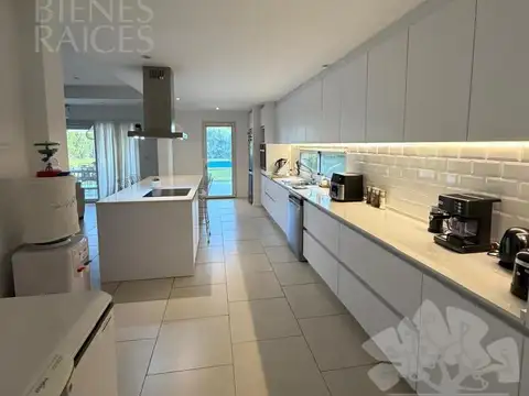 Hermosa casa en Venta en Barrio San Rafael, Villanueva
