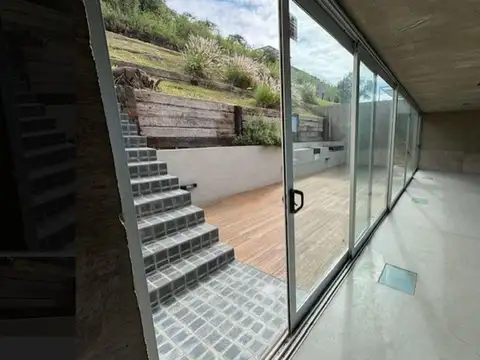 ¡Venta! Hermosa Casa a la venta en La Deseada ¡Con Escritura!