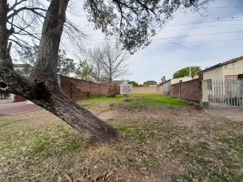 VENDO EXTRAORDINARIO TERRENO CÉNTRICO!!!!