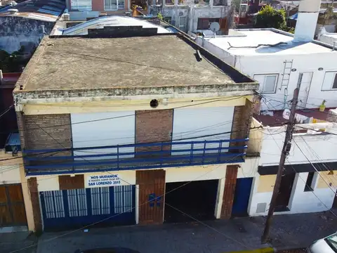 EN VENTA GALPON CON LOCAL COMERCIAL. URQUIZA 3500