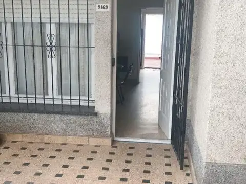 Casa 3 ambientes con 2 baños