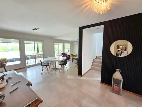Casa 4 ambientes con 3 baños