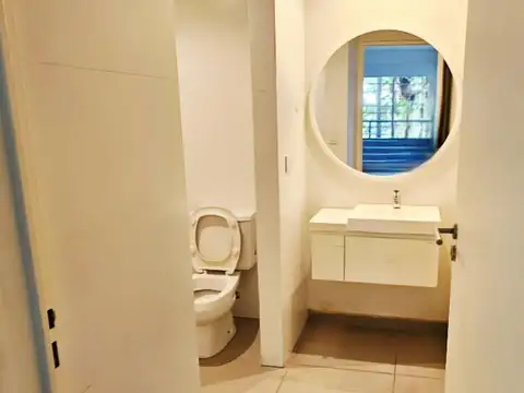 Monoambiente Apaisado al Frente con Balcón