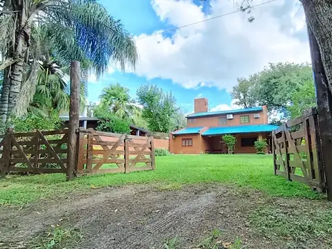 CASA DE TRES DORMITORIOS TOTALMENTE  AMUEBLADA