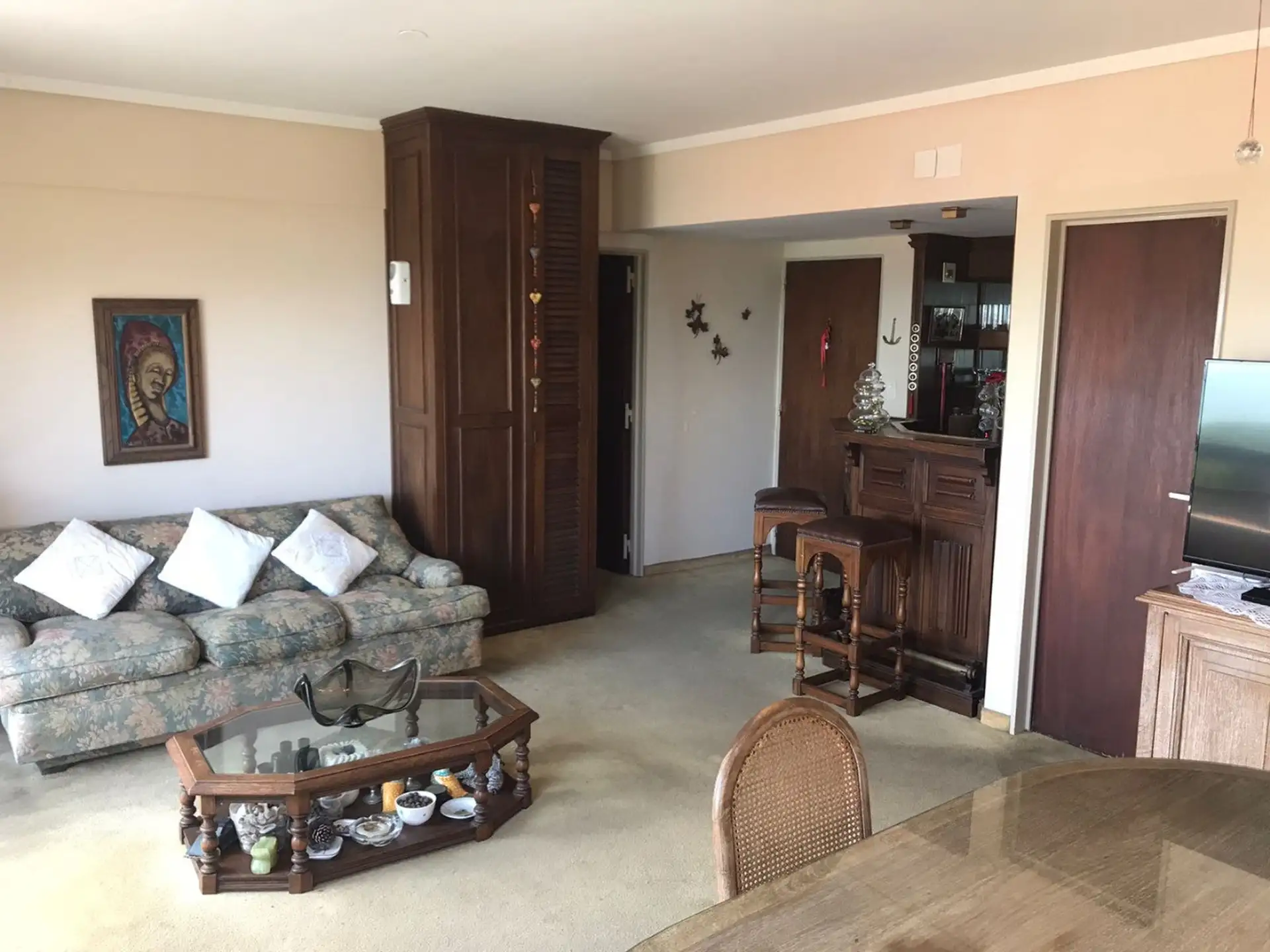 Departamento de 4 ambientes con 2 cocheras cubiertas, terraza propia y vista al mar