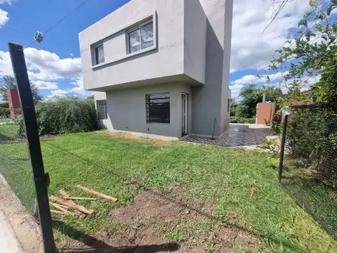 Casa en Funes Town a estrenar 200 m2 , posibilidad de ampliación