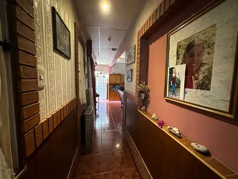 En Venta Casa De 4 ambientes + Departamento 2 Ambientes Con Entrada Independiente En Barrio El Ombu
