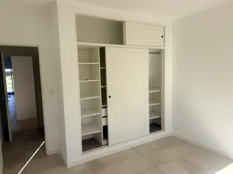 ALQUILER Casa 4 ambientes mas dependencias Puertos del Lago