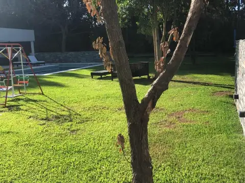 Casa en Venta con 4 cocheras