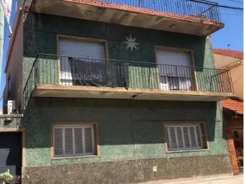 PH DE 2 AMB. EN PB C/PATIO (BELEN 600- LOMAS DEL MIRADOR)
