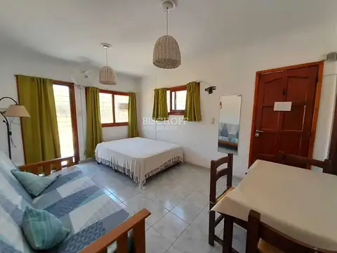 DEPARTAMENTO MONOAMBIENTE A UNA CUADRA DEL MAR