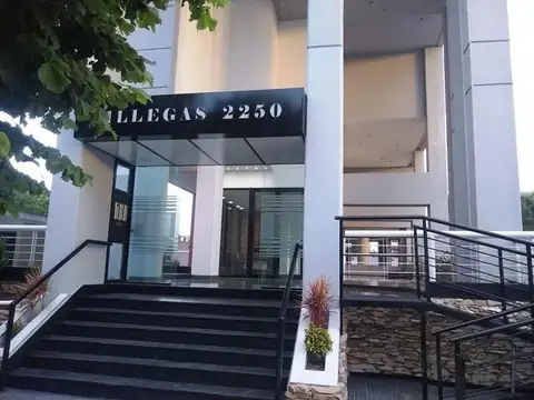 EXCELENTE 3 AMBIENTES CENTRICO CON COCHERA OPCIONAL