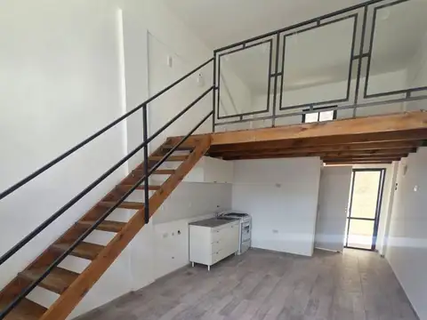 Venta PH Dúplex 2 ambientes a la calle con patio Chaco 2600 esquina Alberti