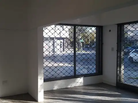 Local en Alquiler Via Púb.