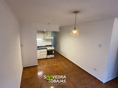 Departamento de pasillo un dormitorio en alquiler