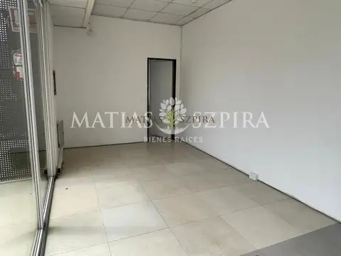 Oficina en Alquiler con 20 cocheras