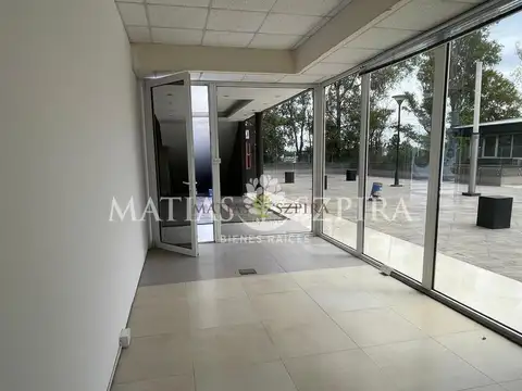 Oficina Monoambiente con 4 baños