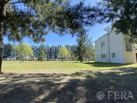 Venta de terreno en Club Miralagos 2