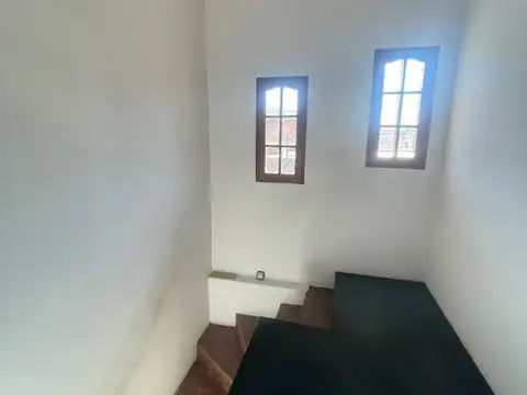 Casa 6 ambientes en Venta en Merlo