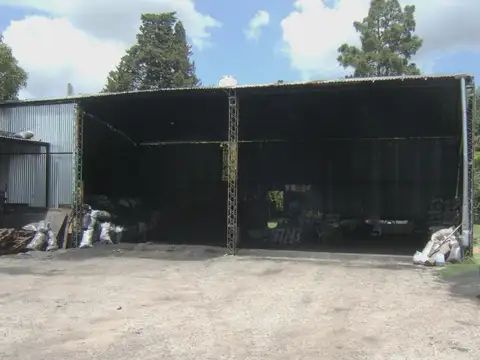 Galpón + Tinglado sobre 1422m2 - Sobre ex Ruta 8