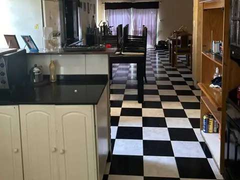 CASA EN VENTA LA PLATA