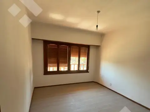 Departamento 5 ambientes con 1 baño