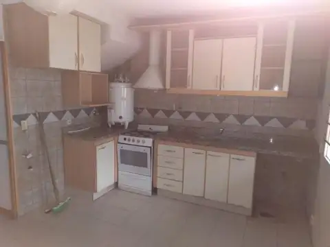 Depto Tipo Casa en Alquiler de 2 dormitorios