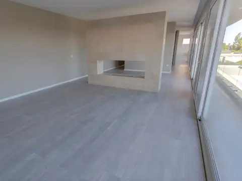 Casa 7 ambientes con 6 baños