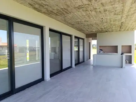 Venta/Alquiler Casa Barrio El Ensueño