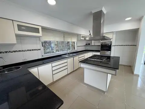 Casa en Venta en Village Del Parque, USD 300.000